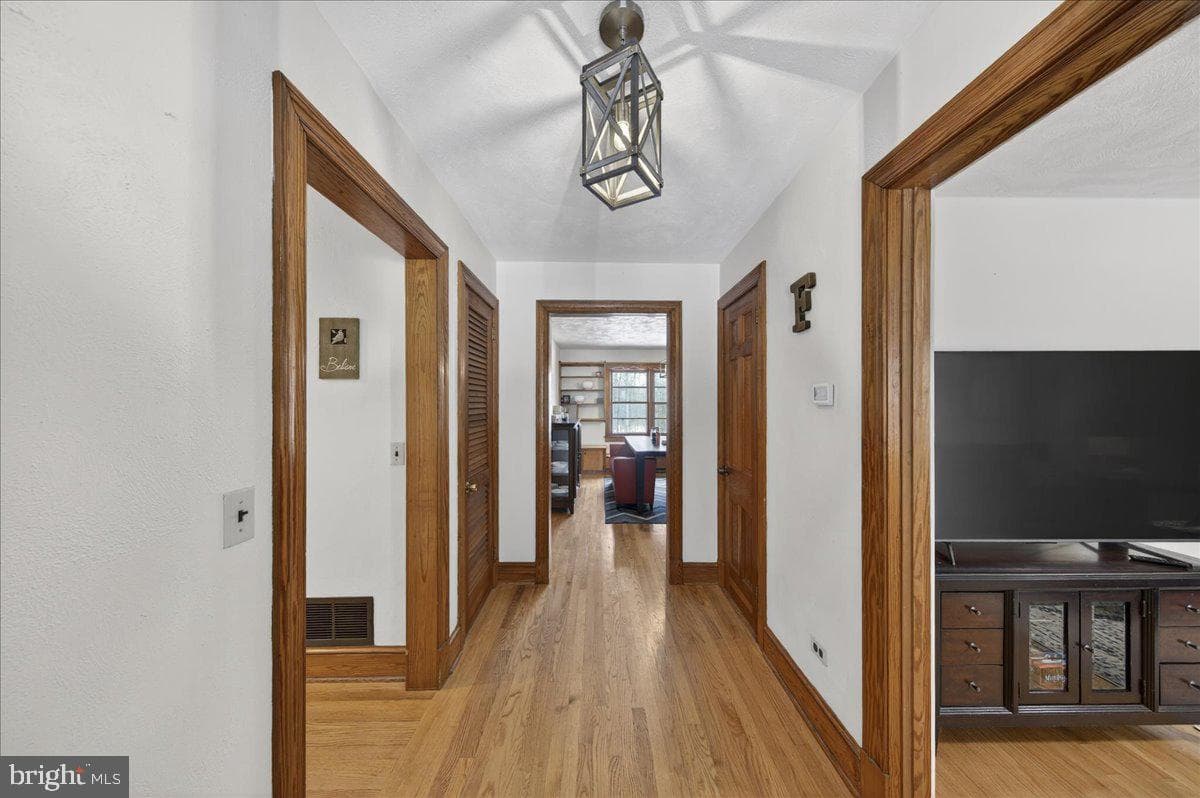 8901 Deekens Street photo 3