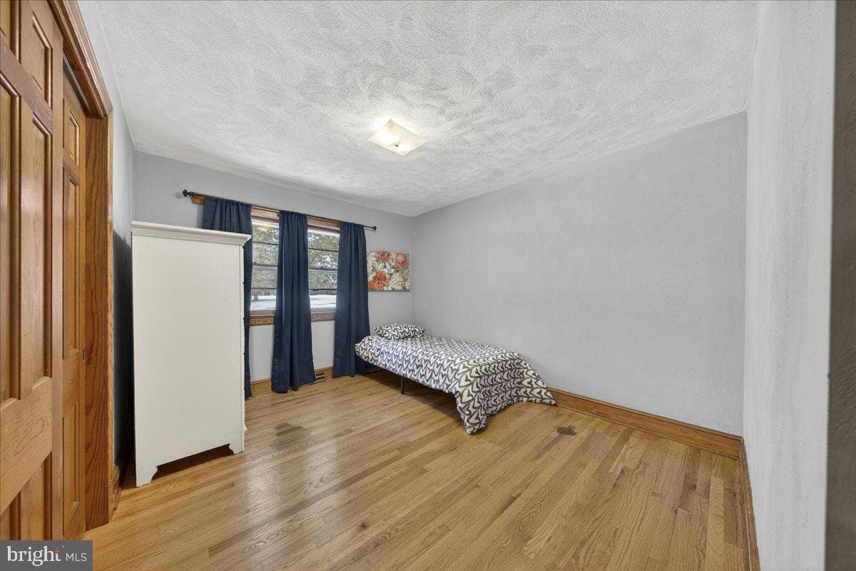 8901 Deekens Street photo 30