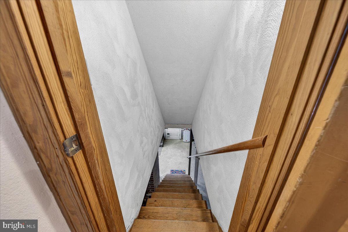 8901 Deekens Street photo 31