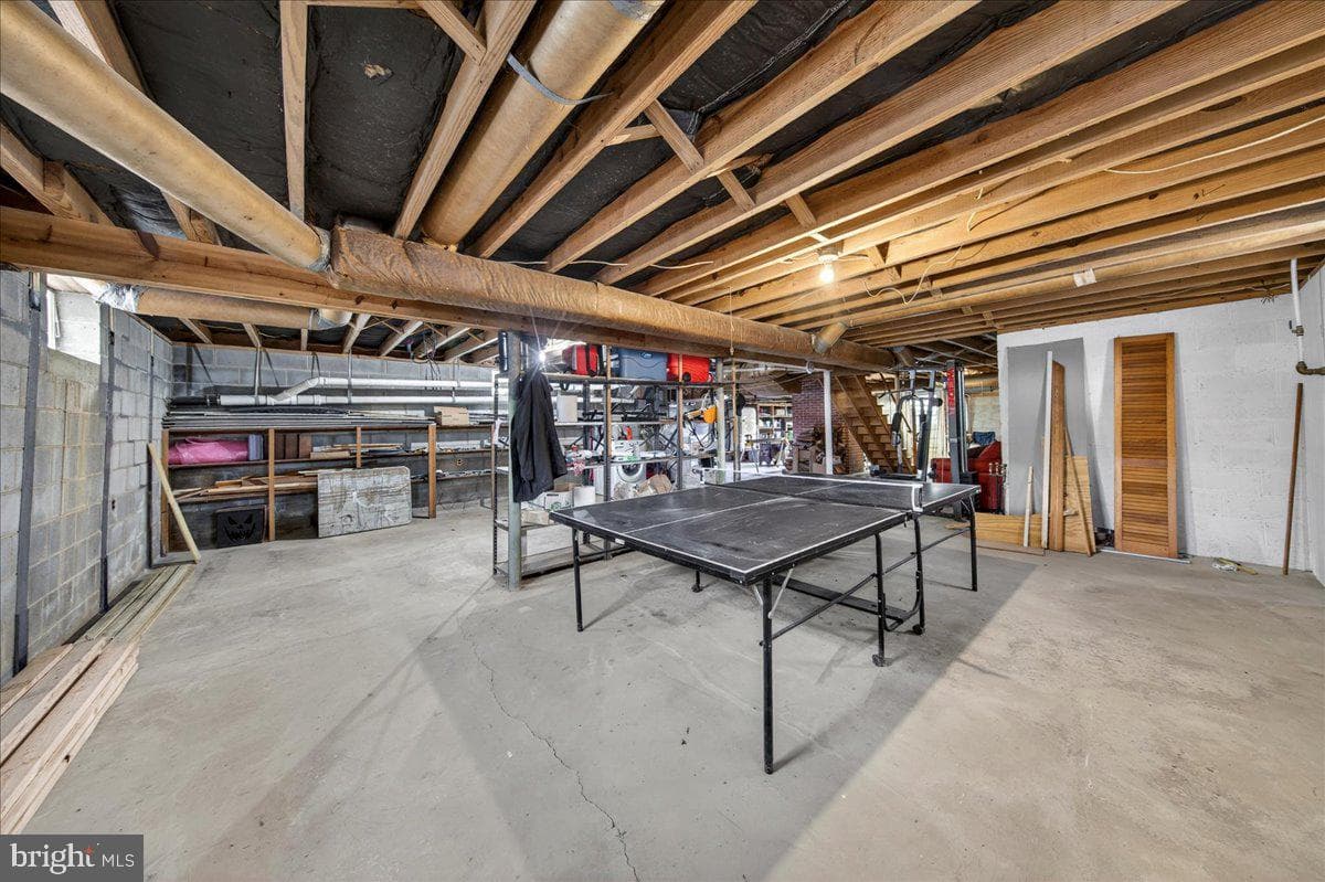 8901 Deekens Street photo 32