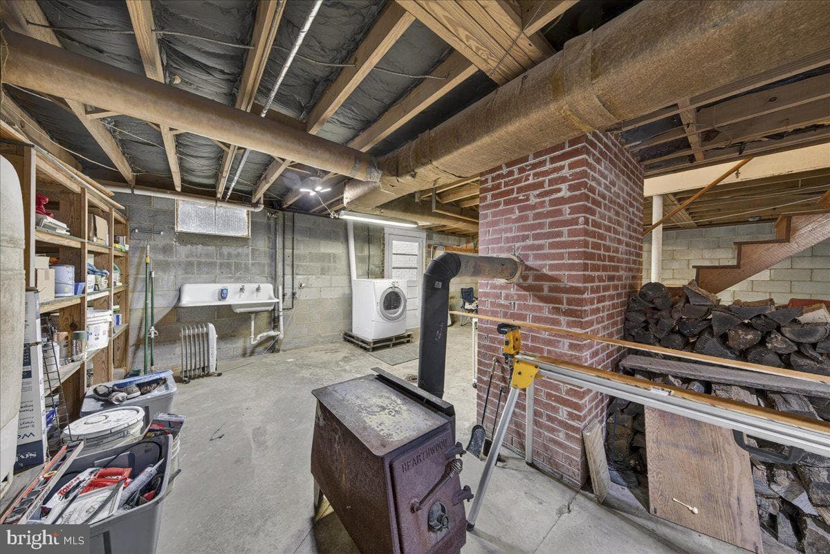 8901 Deekens Street photo 34