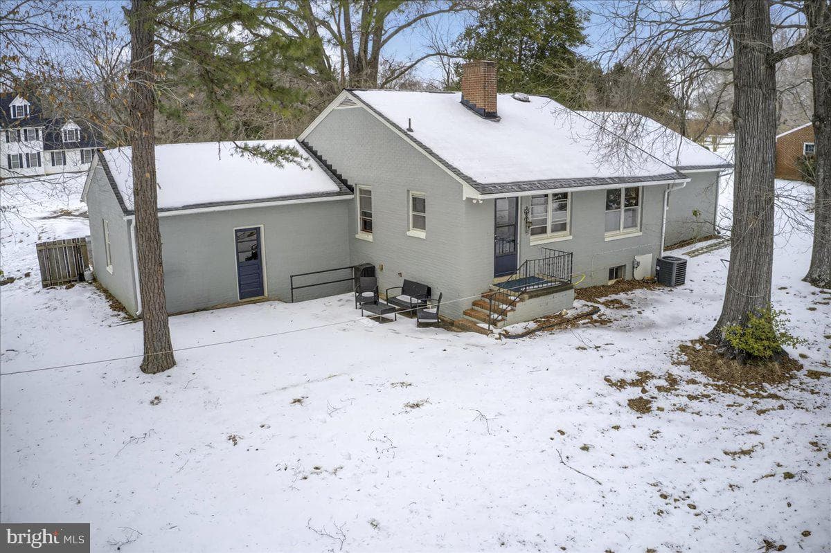 8901 Deekens Street photo 45