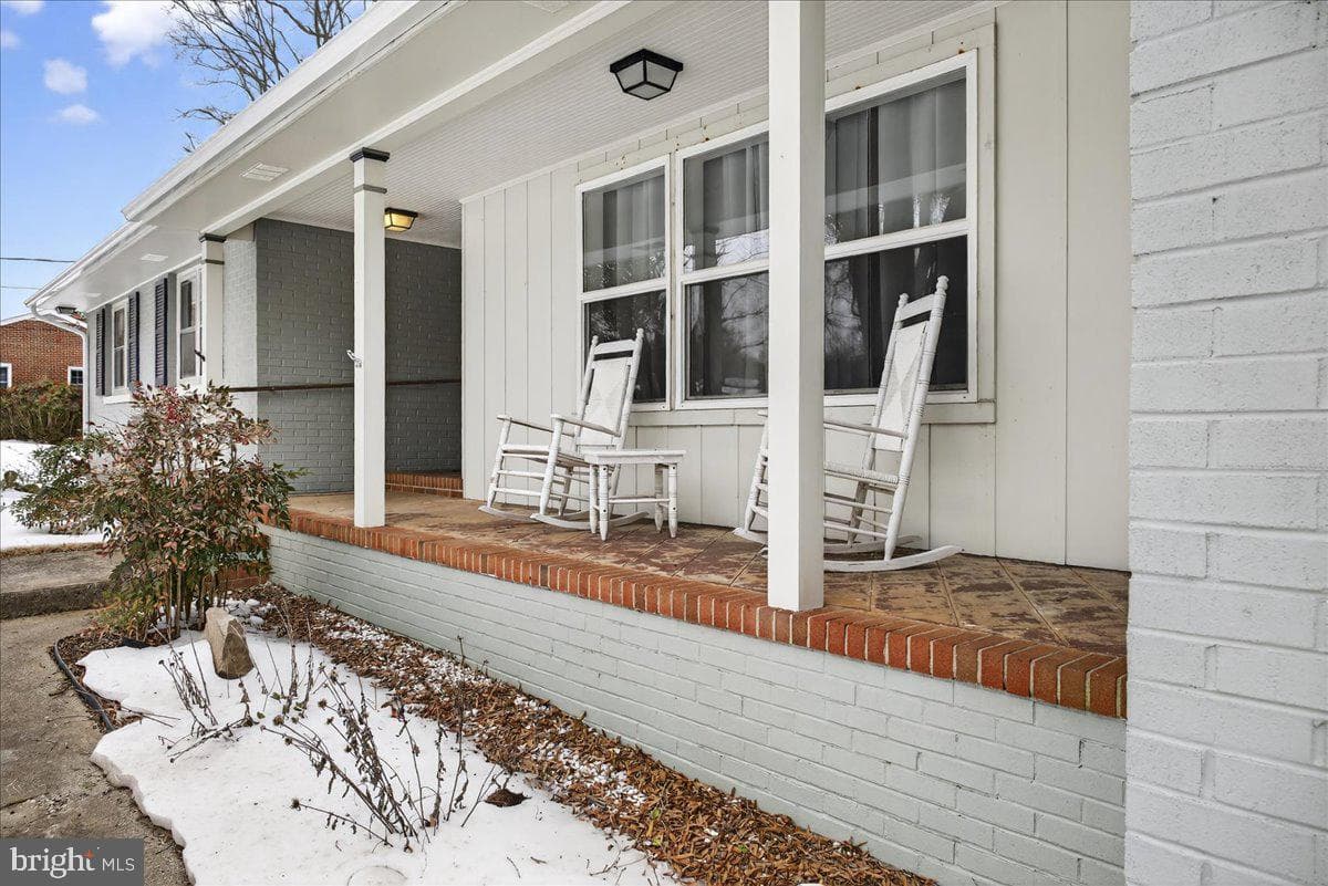 8901 Deekens Street photo 54