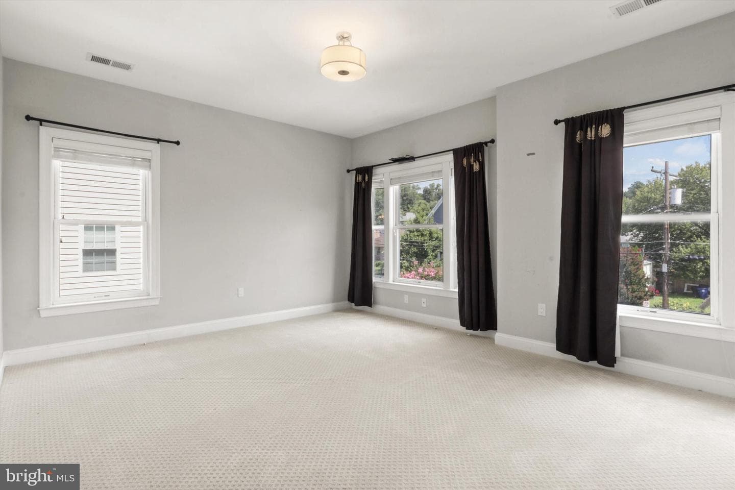 1720 N Cameron Street photo 28
