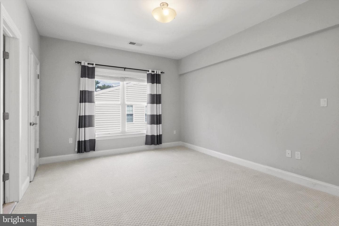 1720 N Cameron Street photo 35