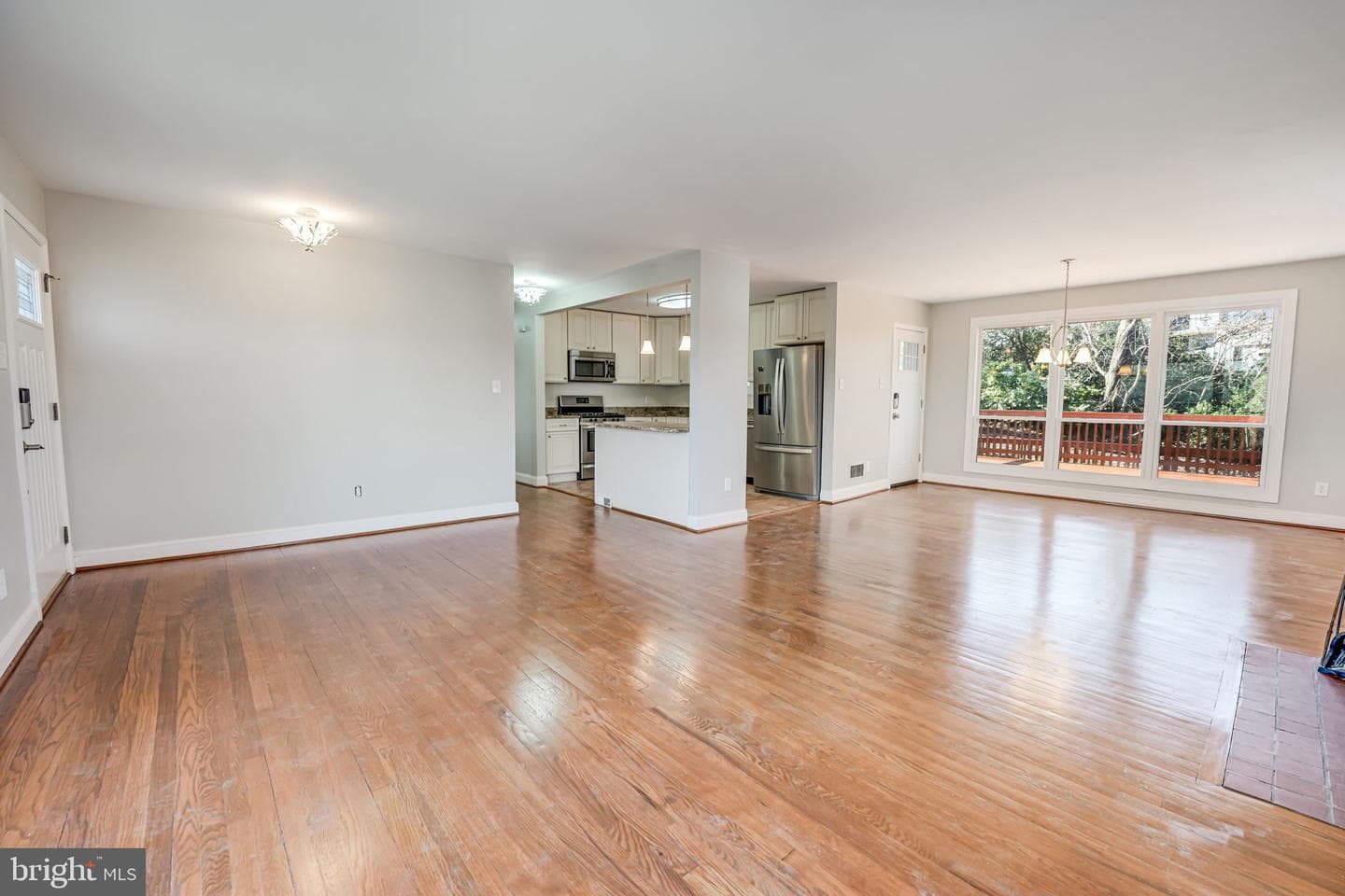 1226 S Forest Drive photo 3