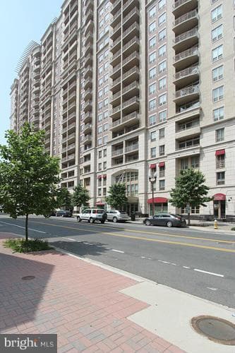 888 Quincy Street N #611 photo 16