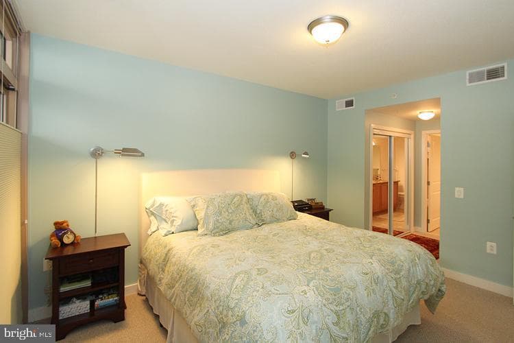 888 Quincy Street N #611 photo 37