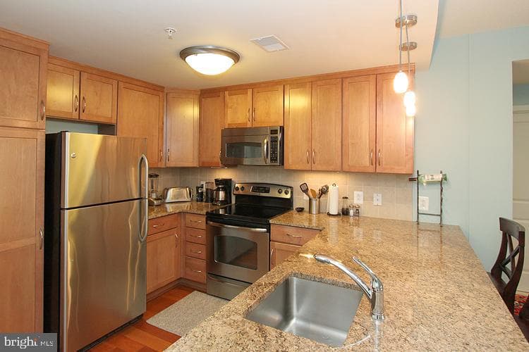 888 Quincy Street N #611 photo 41