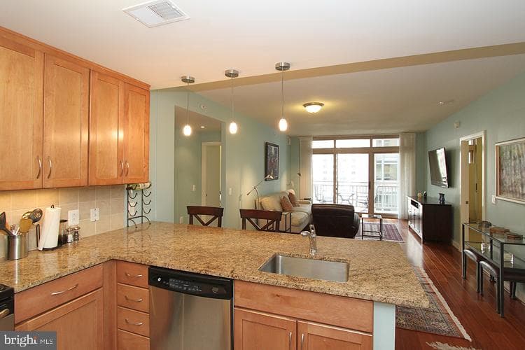 888 Quincy Street N #611 photo 43