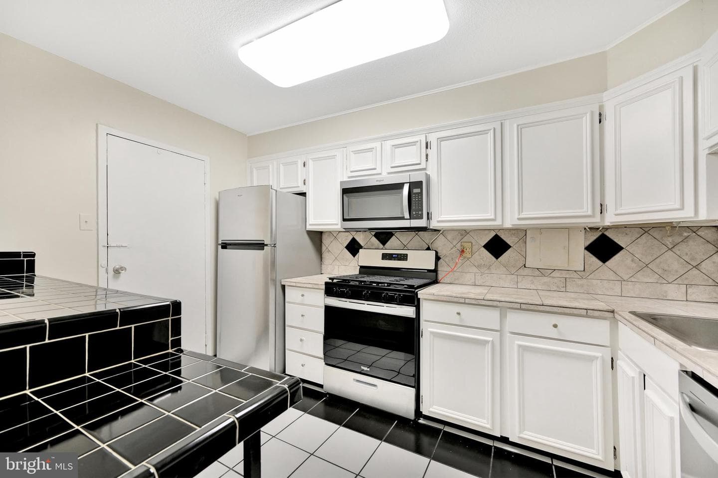 1300 Army Navy Drive S #227 photo 6