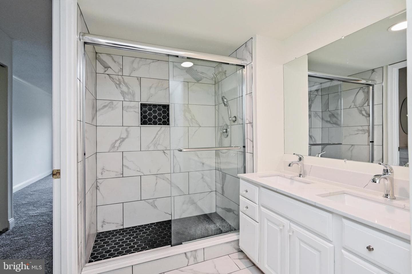 1600 N Oak Street #919 photo 11