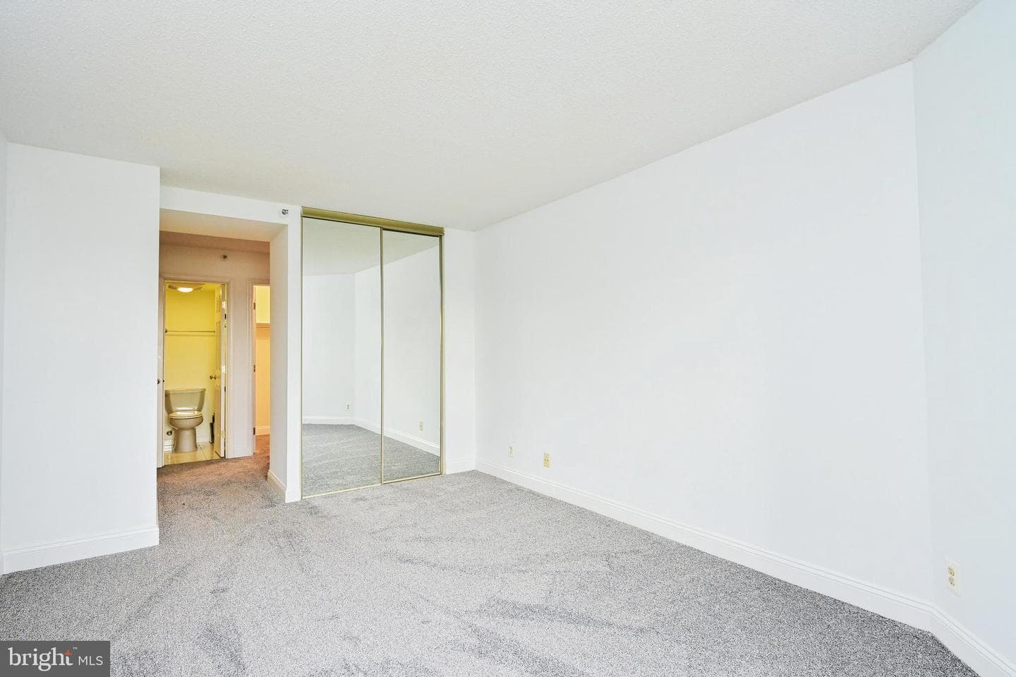 1600 N Oak Street #919 photo 38