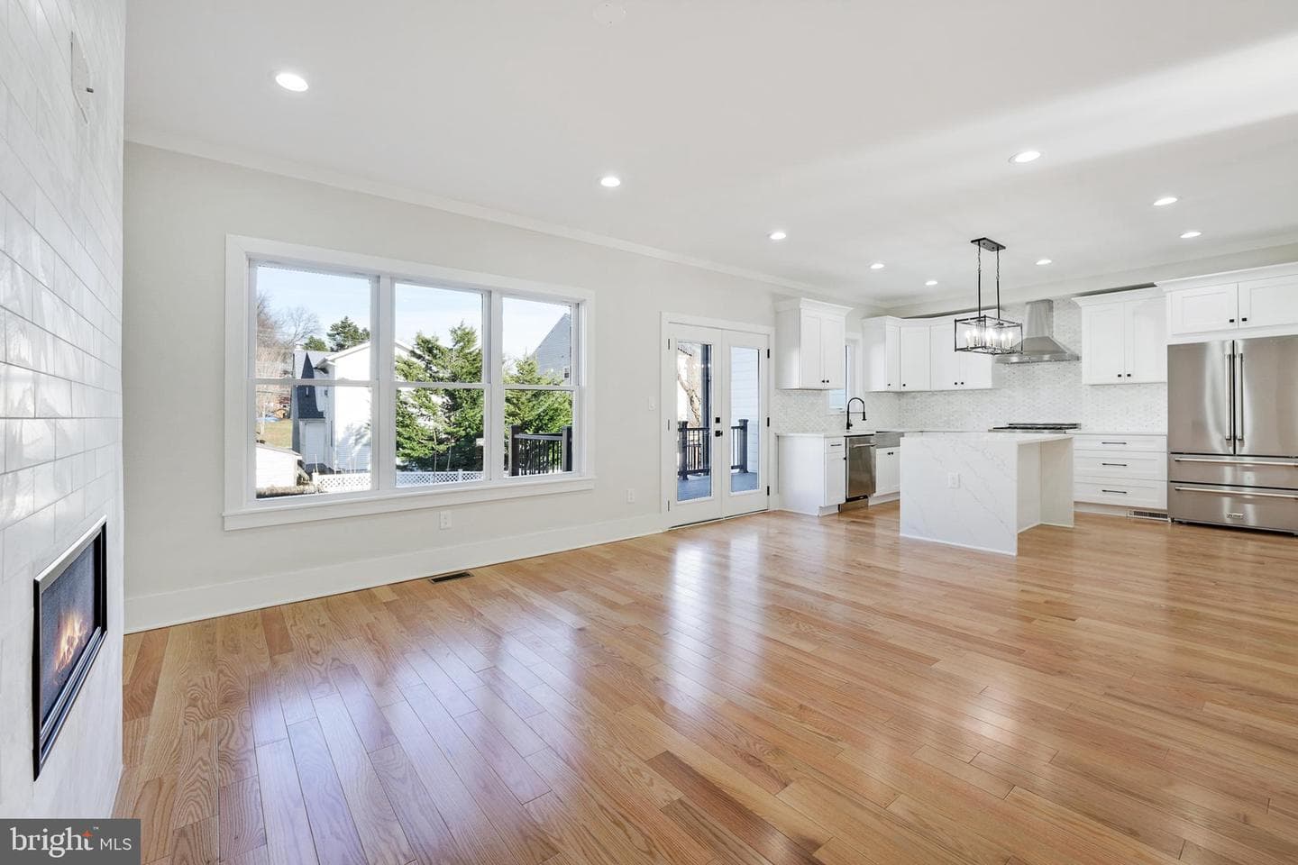 2023 S Kenmore Street photo 1