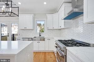 2023 S Kenmore Street photo 12