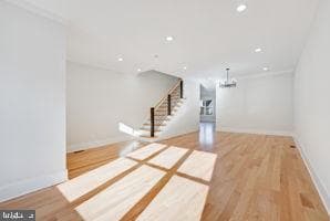 2023 S Kenmore Street photo 7