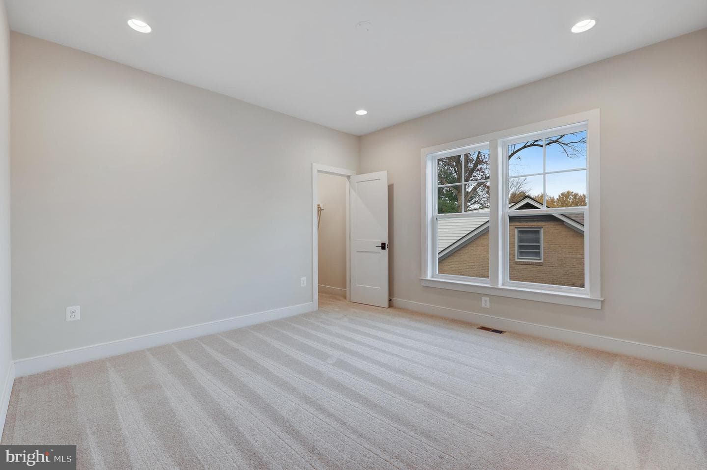 2414 N Nottingham Street photo 56