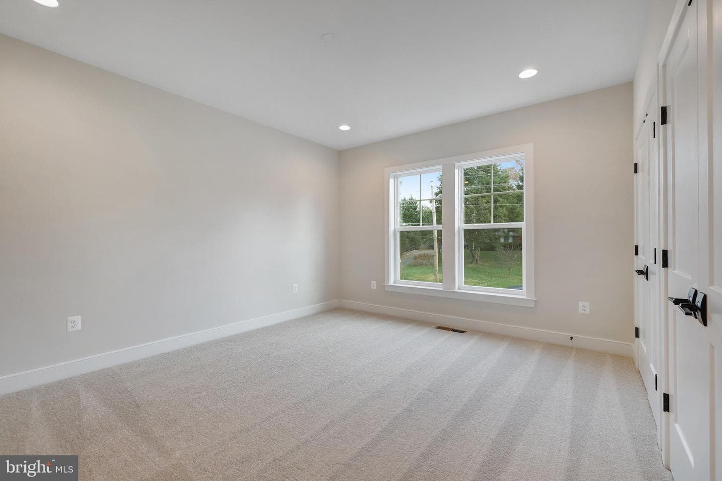 2414 N Nottingham Street photo 58