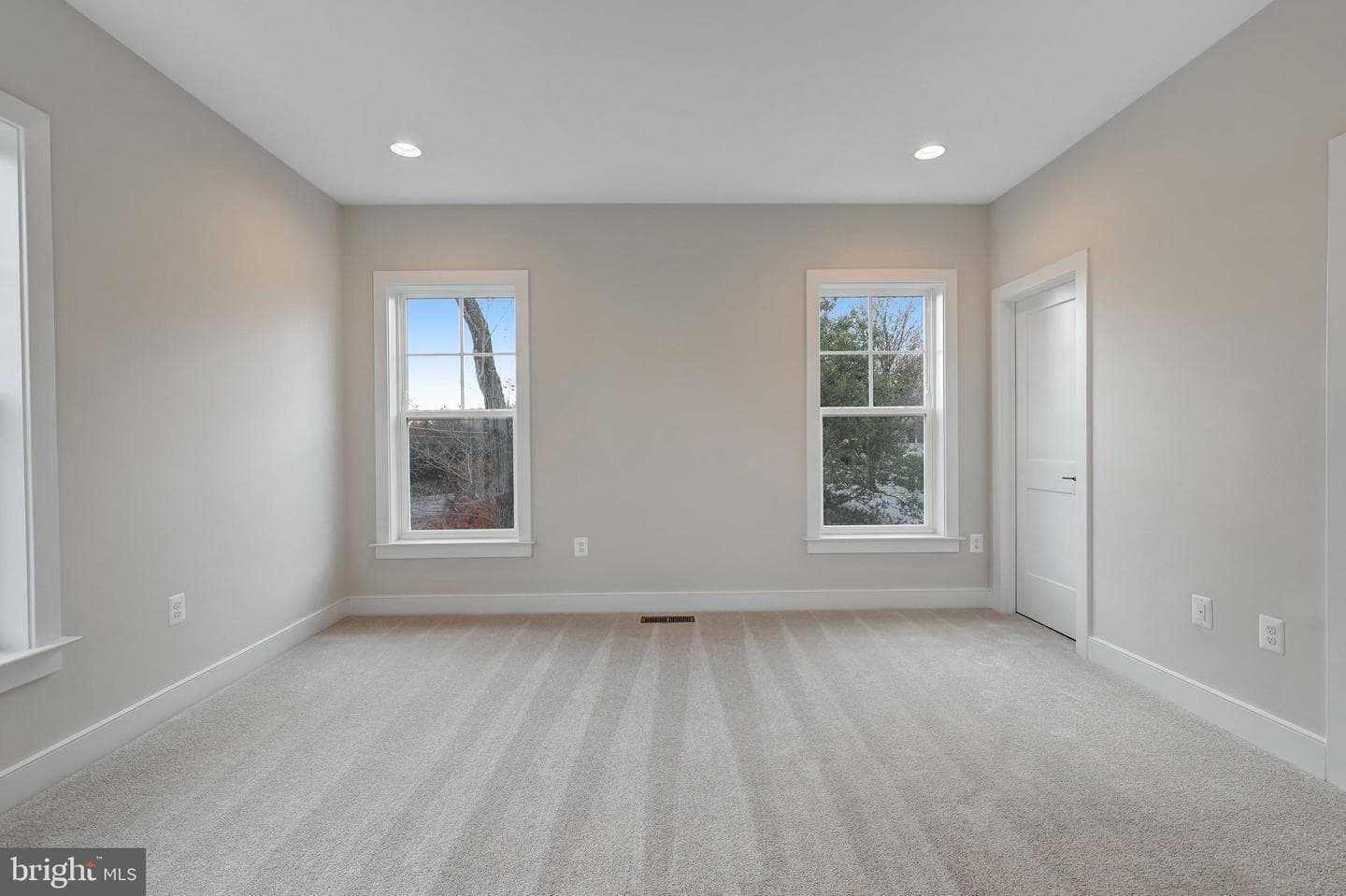 2414 N Nottingham Street photo 61