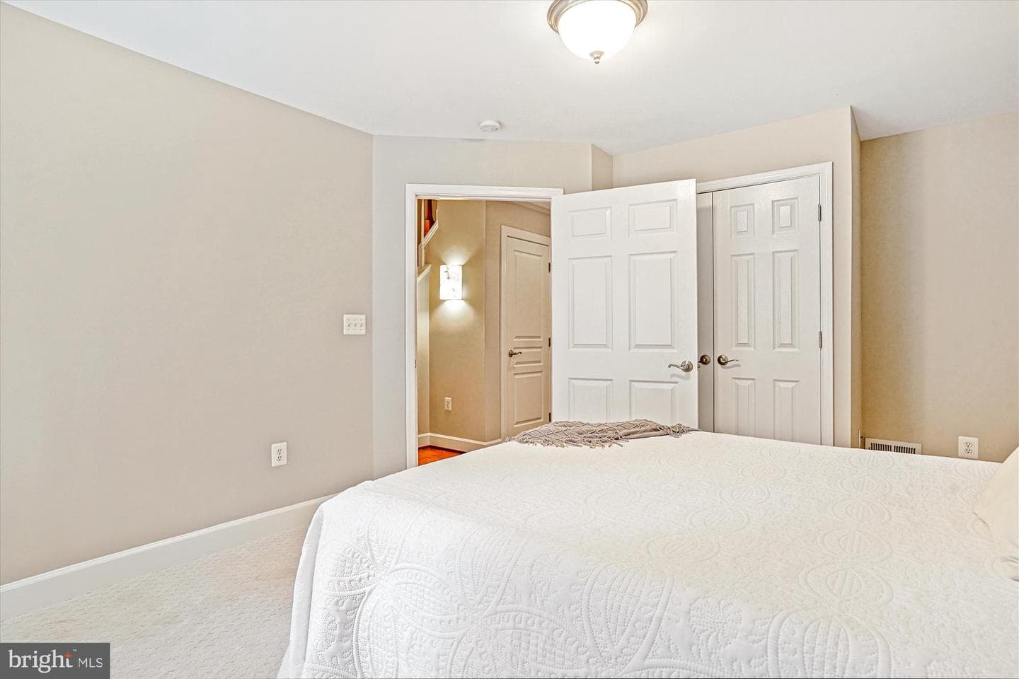 2603 S Kenmore Court photo 16