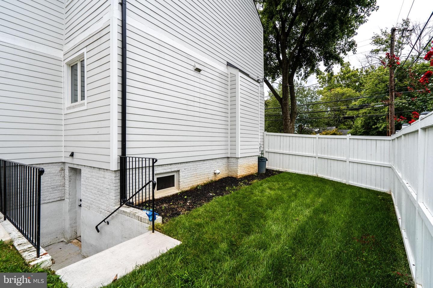 2621 N Lexington Street photo 46