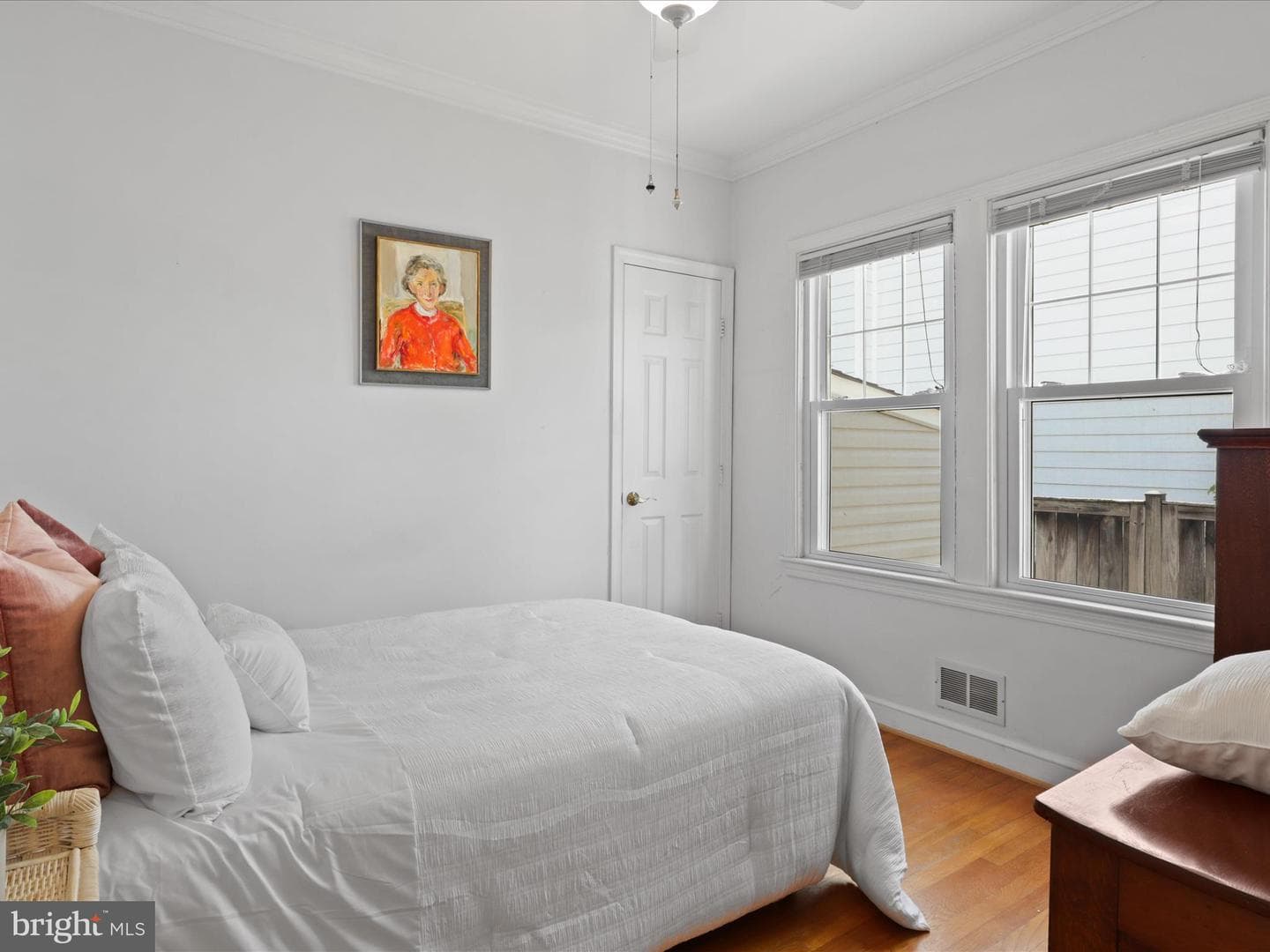310 N Barton Street photo 17