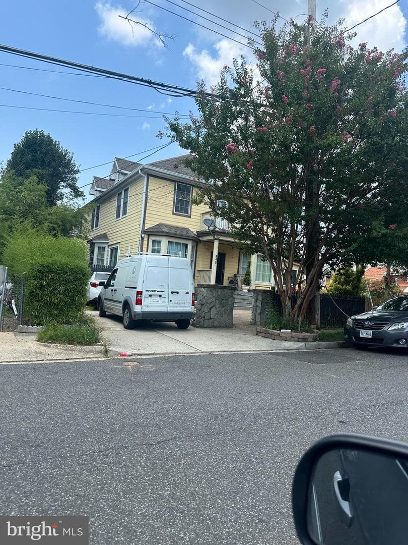 848 S Glebe Road photo 3