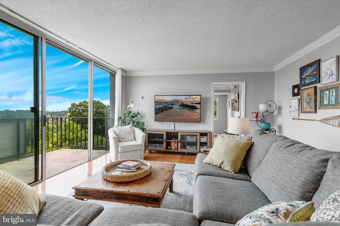 1515 S Arlington Ridge Road #702 photo 20