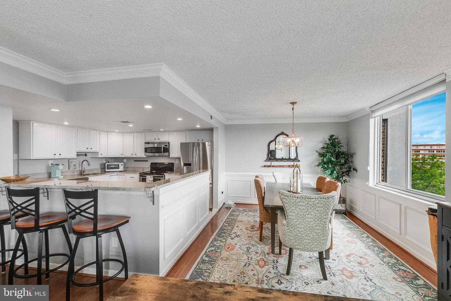1515 S Arlington Ridge Road #702 photo 4