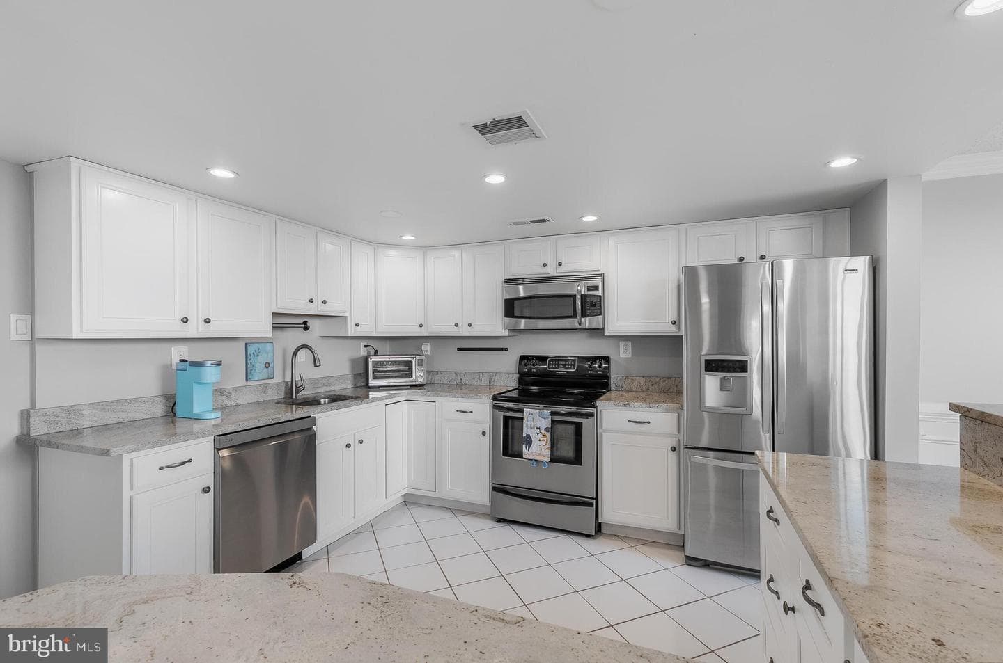 1515 S Arlington Ridge Road #702 photo 9