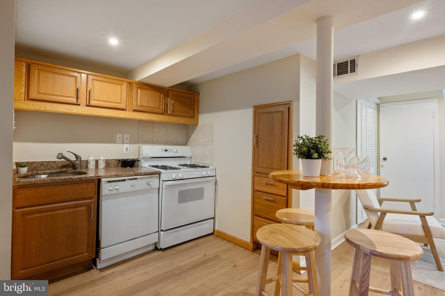 5401 22nd Street N photo 17