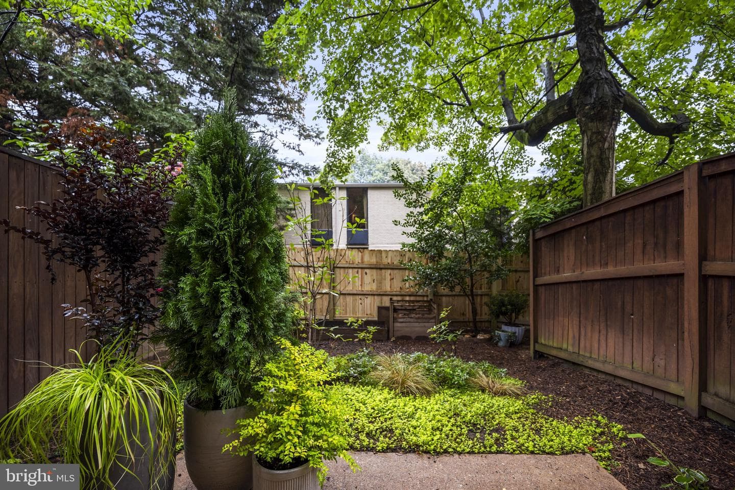 2117 N Lincoln Street photo 33