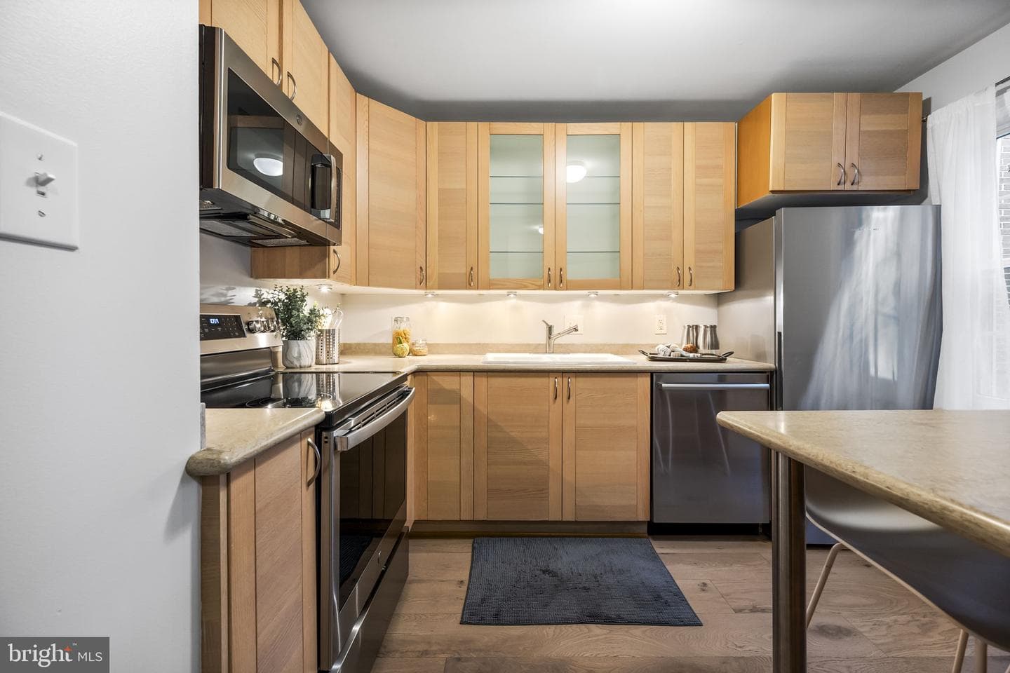 2117 N Lincoln Street photo 5