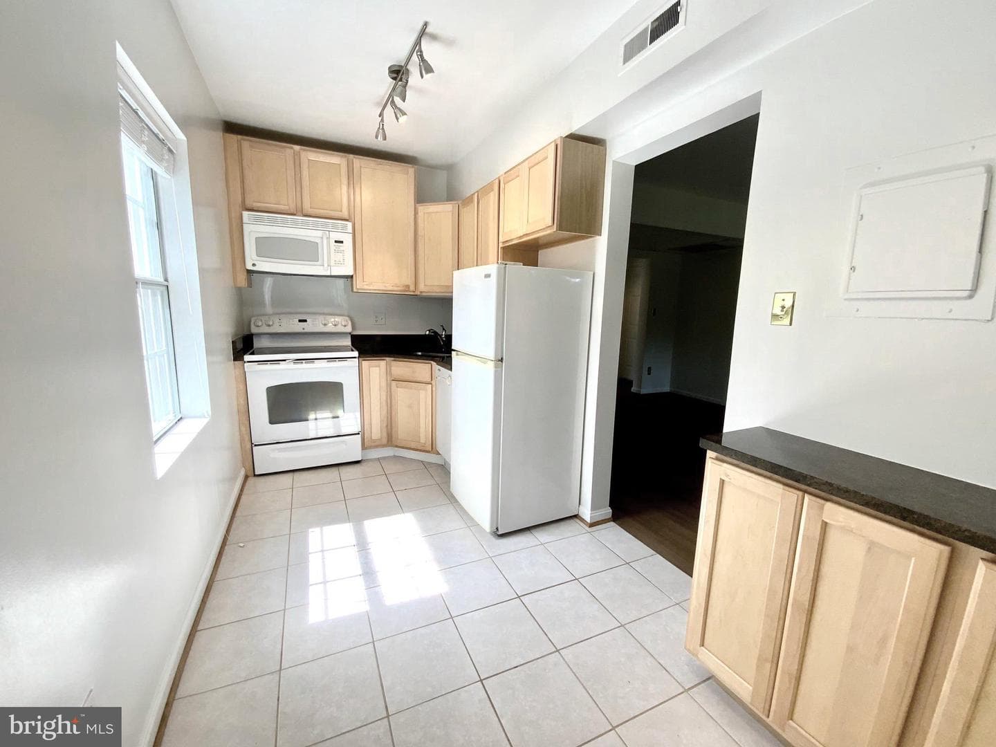 1900 N Rhodes Street #71 photo 4