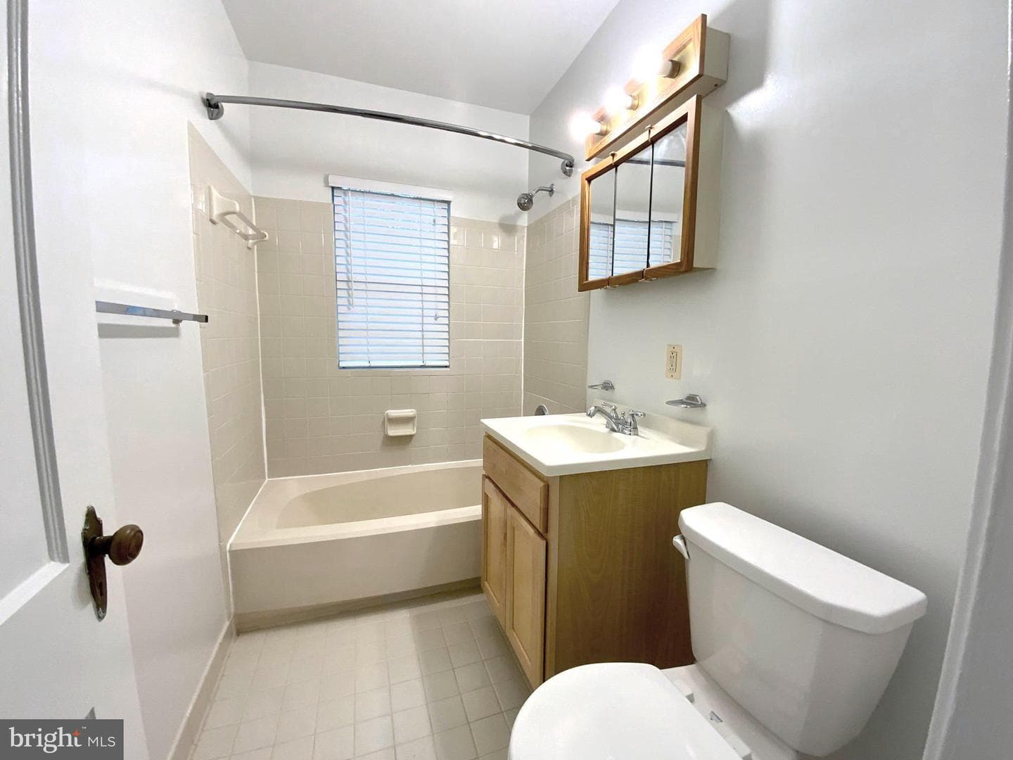 1900 N Rhodes Street #71 photo 7