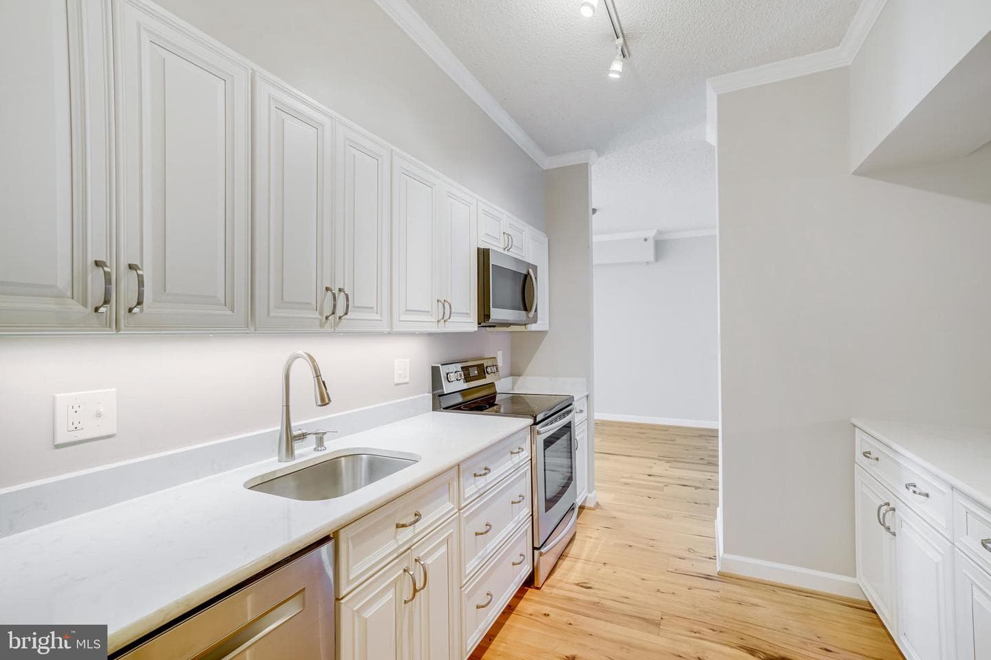 1211 S Eads Street S #1803 photo 3