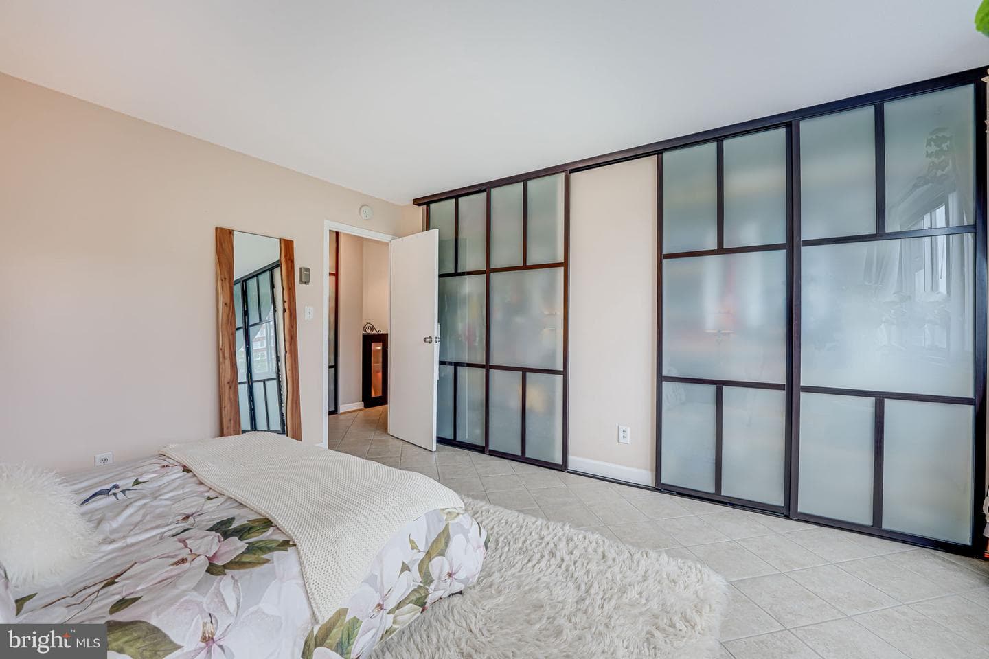 1301 S Arlington Ridge Road S #302 photo 27
