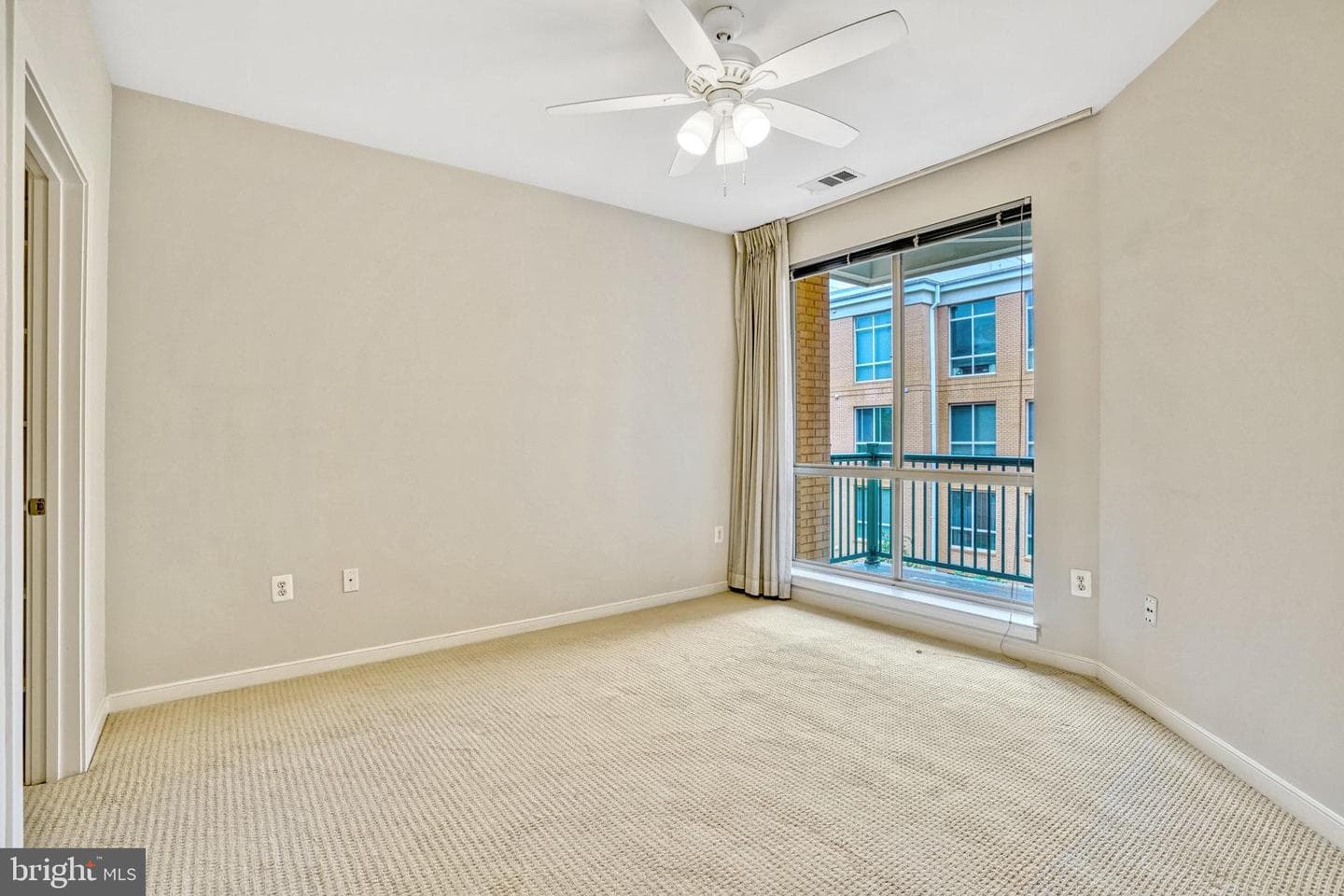 2200 N Westmoreland Street #421 photo 14