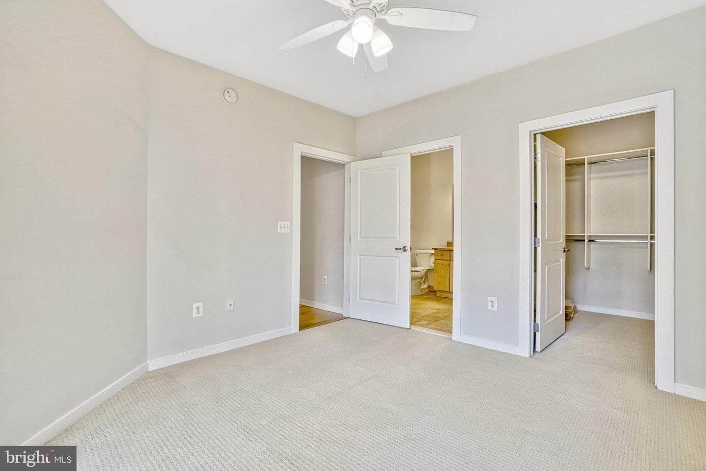 2200 N Westmoreland Street #421 photo 17