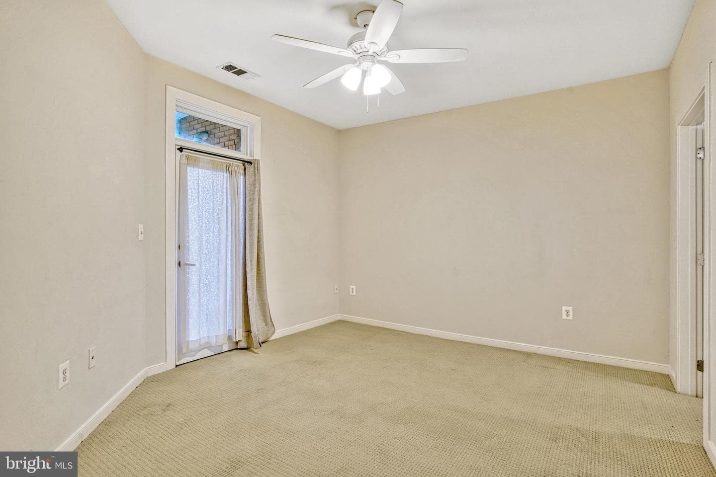 2200 N Westmoreland Street #421 photo 26