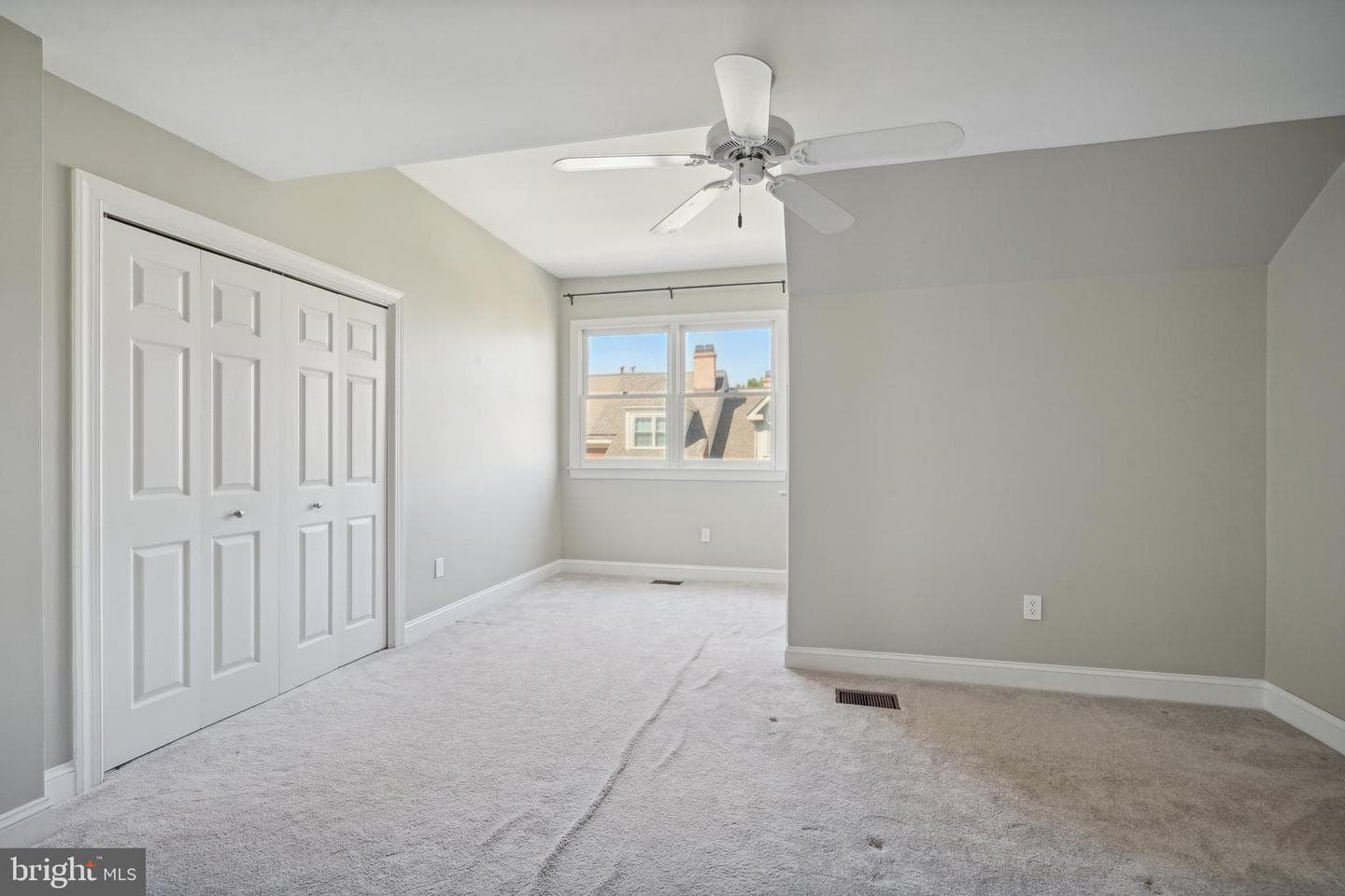 1504 N Colonial Court photo 14