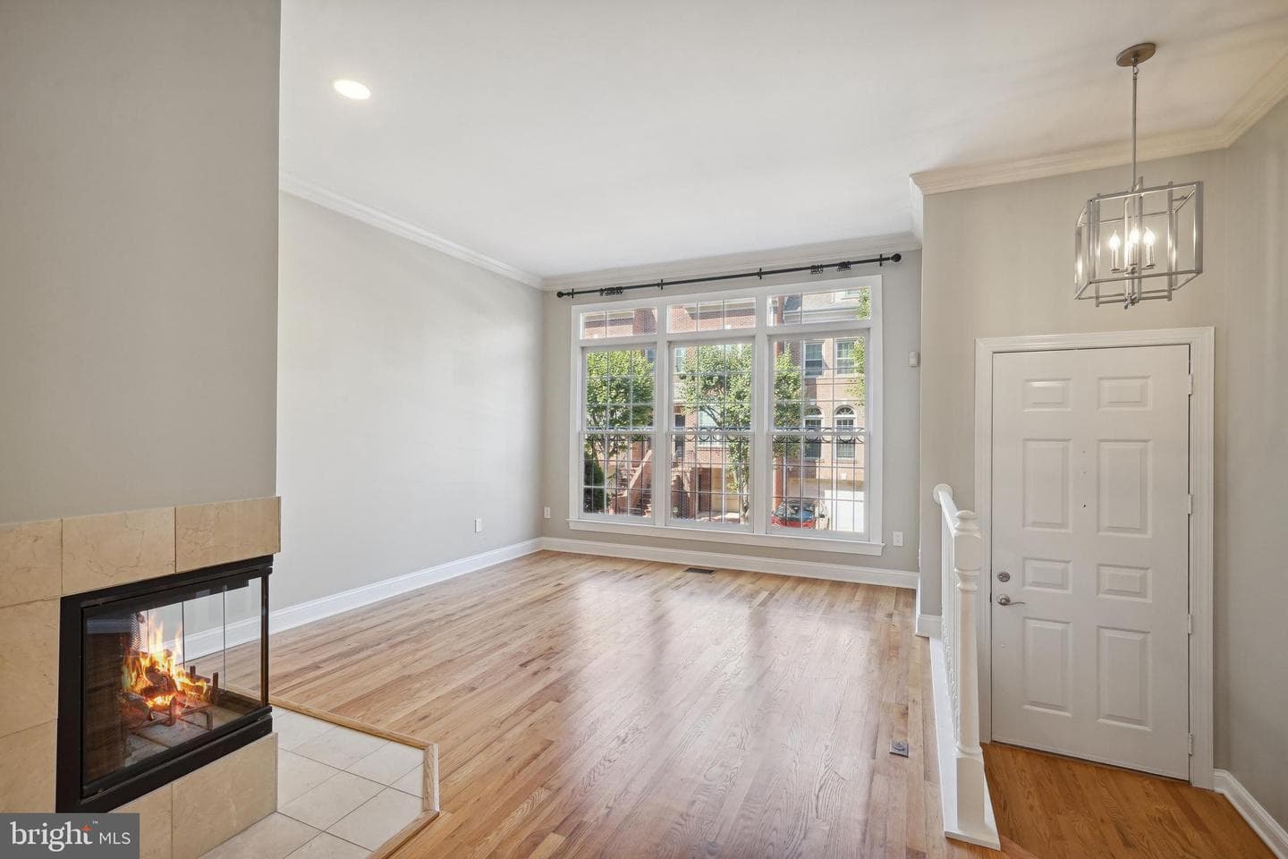 1504 N Colonial Court photo 2