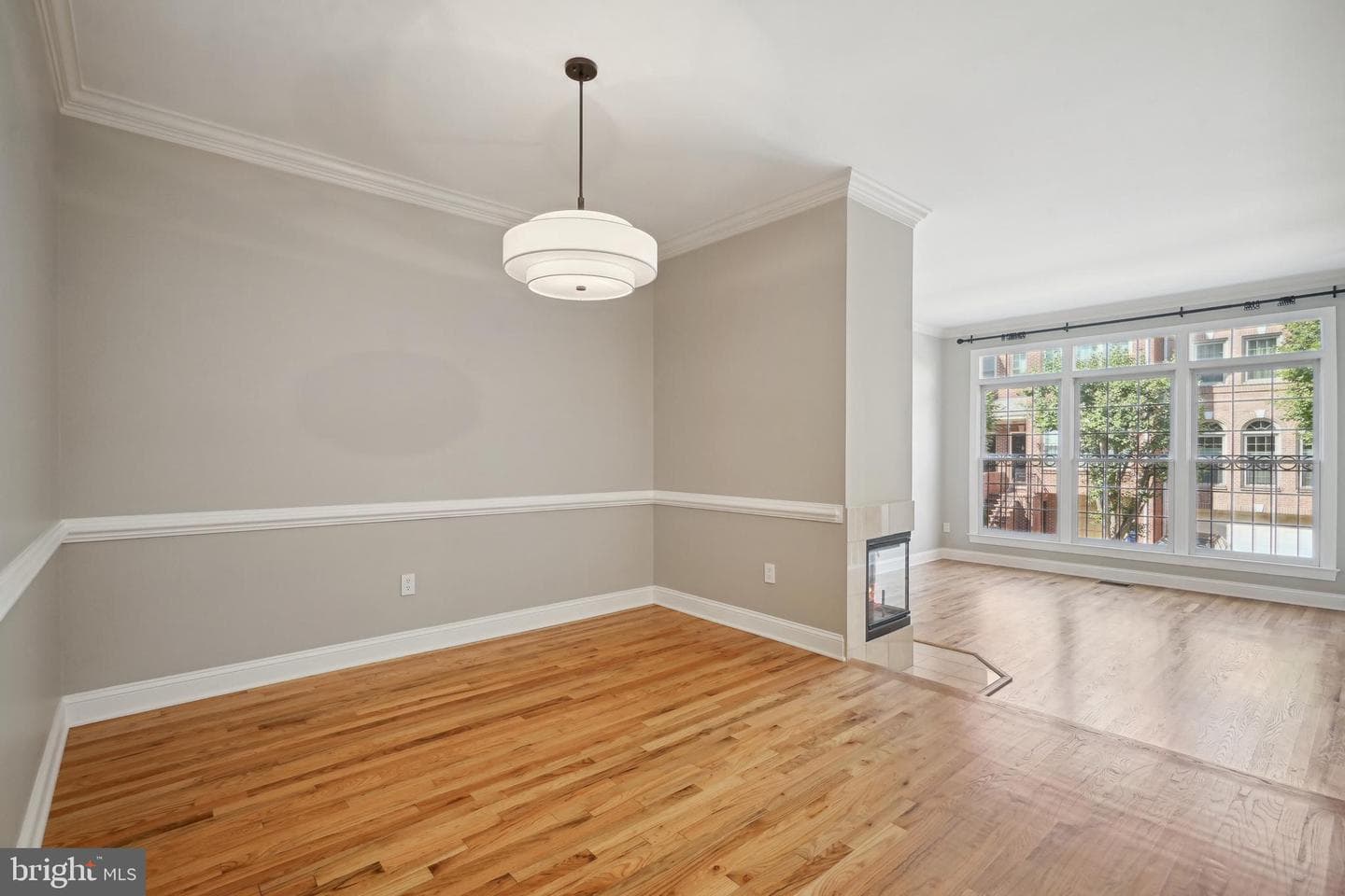1504 N Colonial Court photo 4