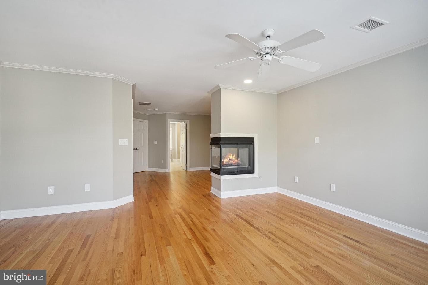 1504 N Colonial Court photo 7