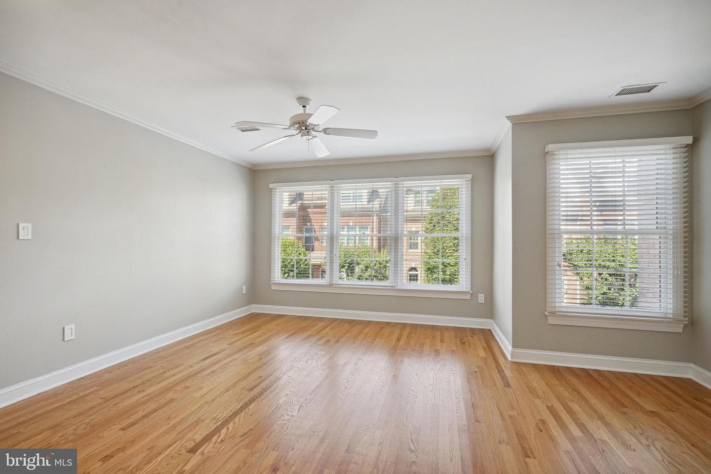 1504 N Colonial Court photo 8
