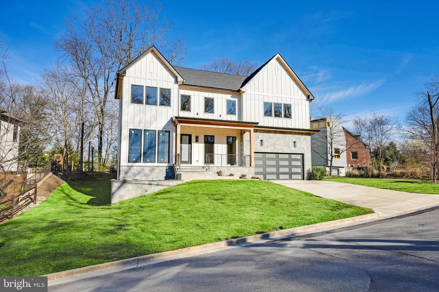 2813 N Kensington Street photo 2