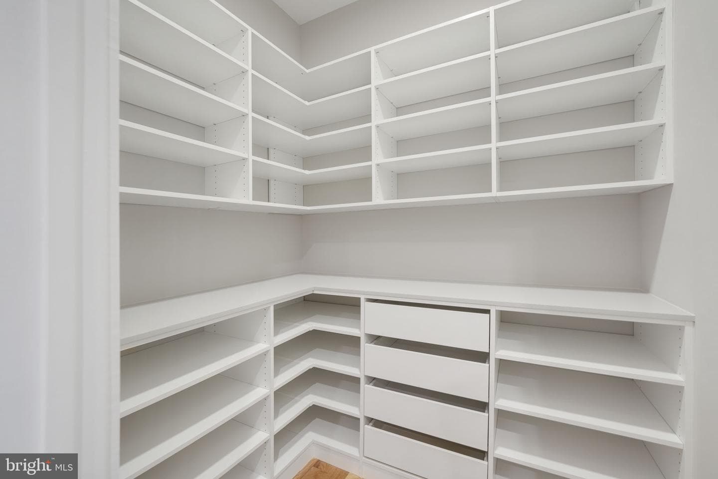 2813 N Kensington Street photo 26