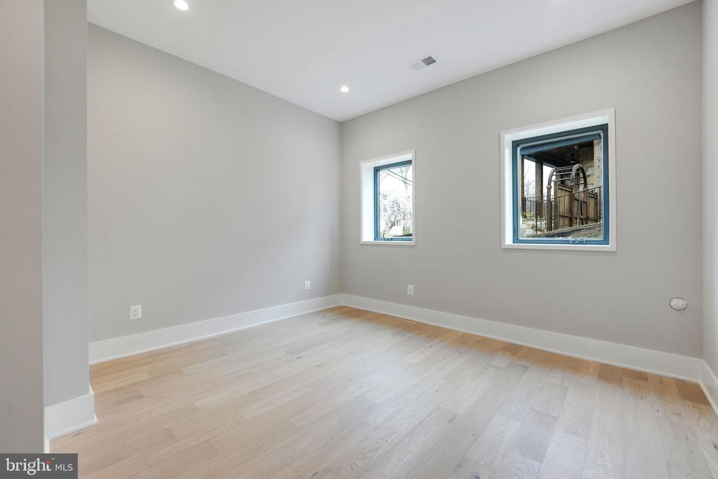 2813 N Kensington Street photo 69