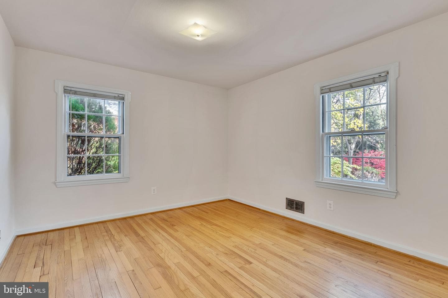 1223 N Vernon Street photo 10