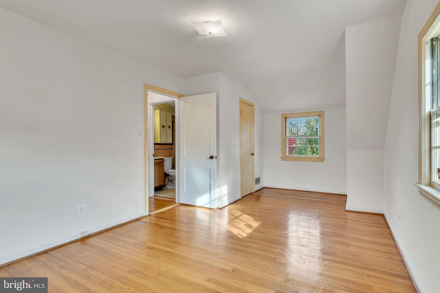 1223 N Vernon Street photo 14